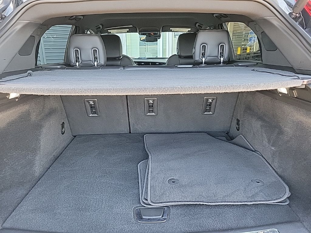 Thumbnail: 2020 Cadillac XT4 - 22