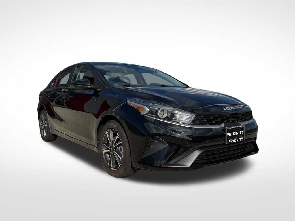 Thumbnail: 2022 Kia Forte - 8