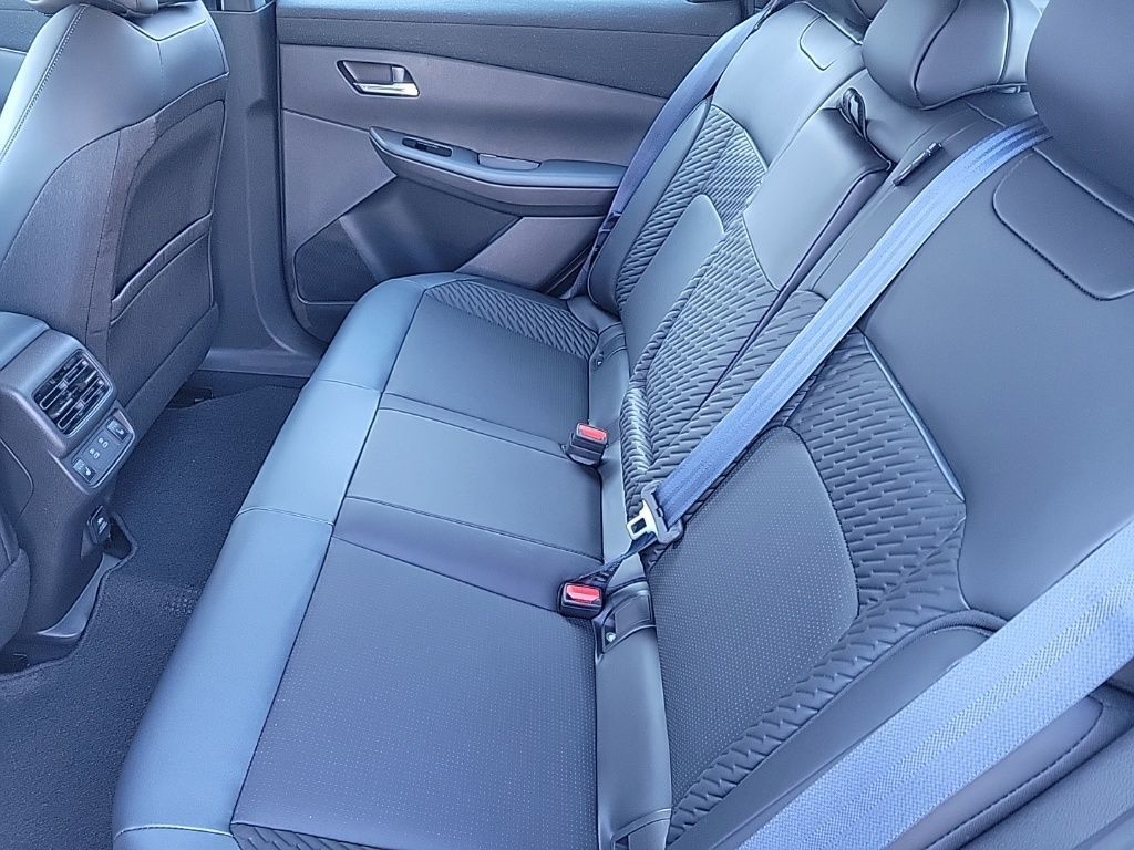 Thumbnail: 2026 Nissan Leaf - 18