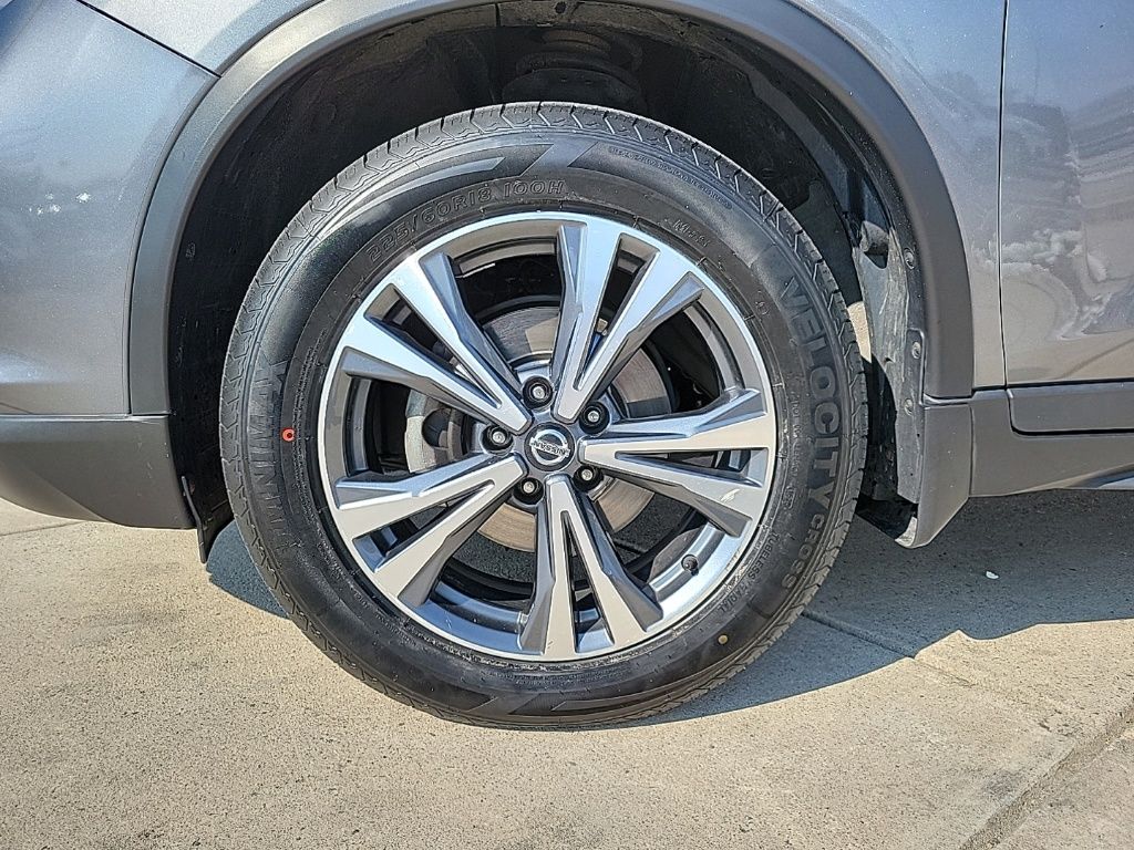 Thumbnail: 2019 Nissan Rogue - 10