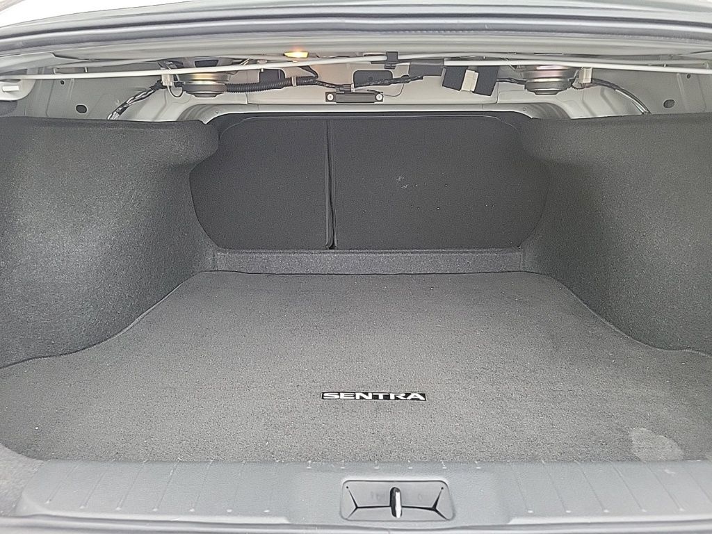 2023 Nissan Sentra SR 15