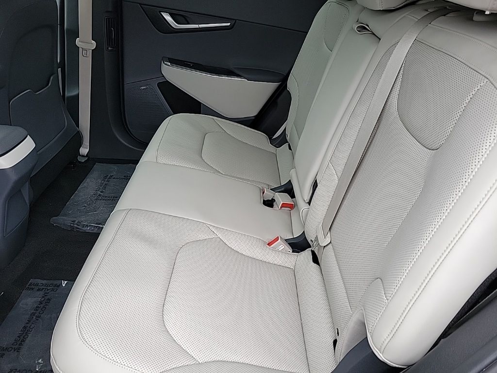 Thumbnail: 2022 Kia EV6 - 28