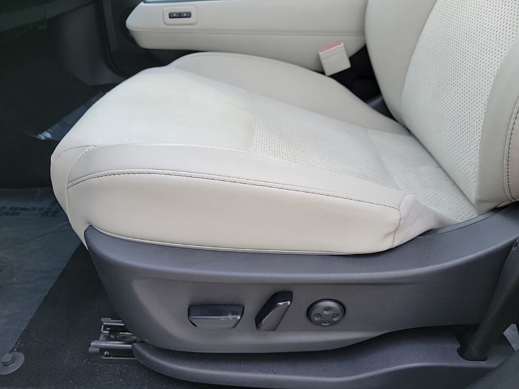 Thumbnail: 2023 Nissan Ariya - 12