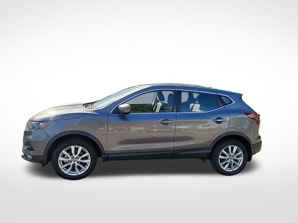 Thumbnail: 2022 Nissan Rogue Sport - 2