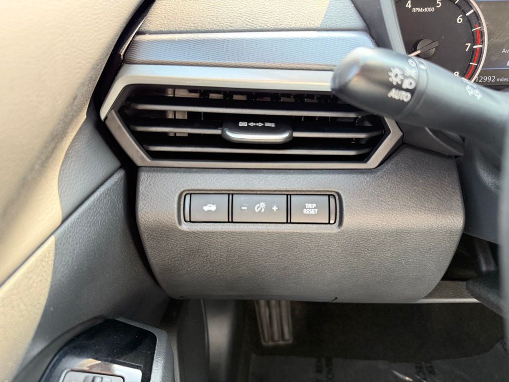2023 Nissan Altima SR 14