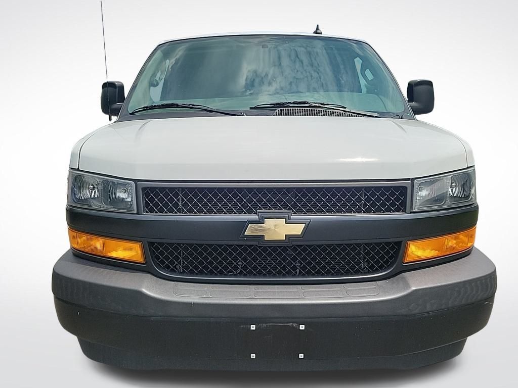 2020 Chevrolet Express 2500 8