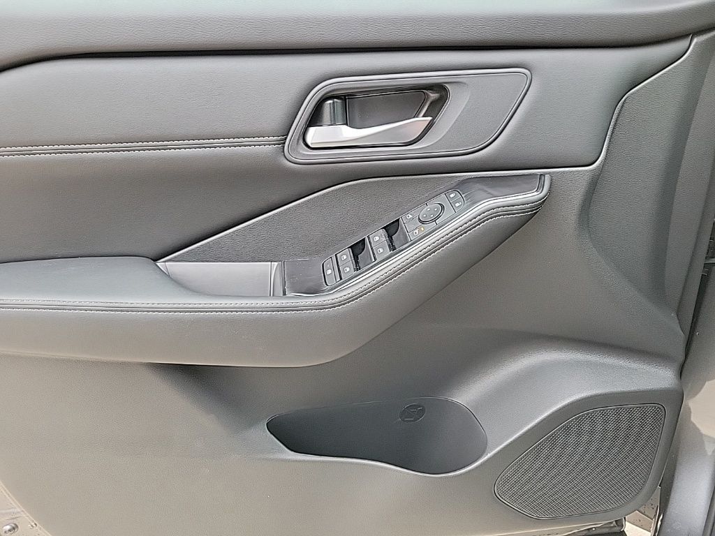 Thumbnail: 2026 Nissan Rogue - 28