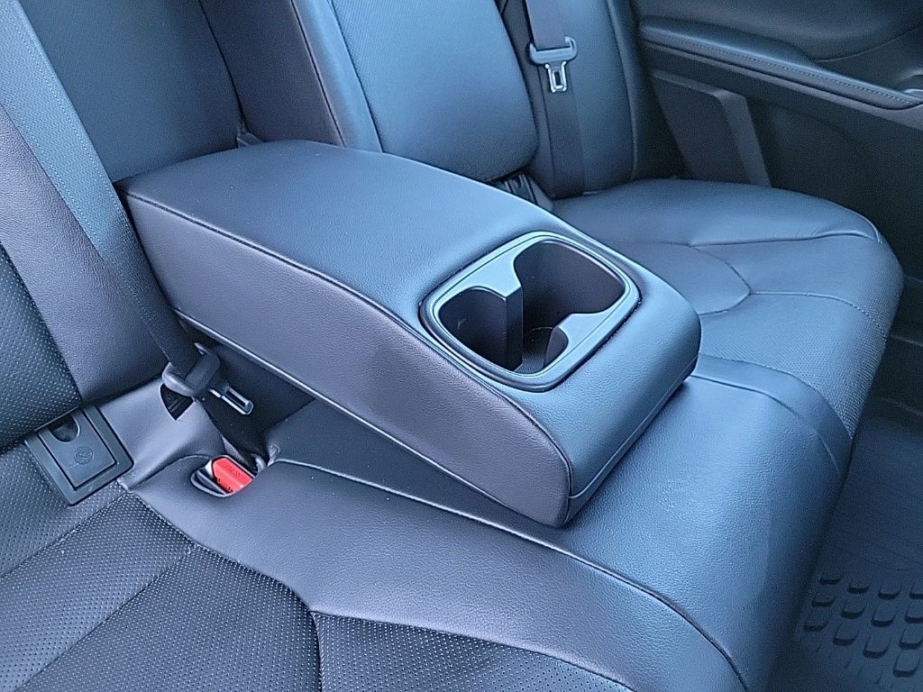 Thumbnail: 2022 Toyota Camry - 15