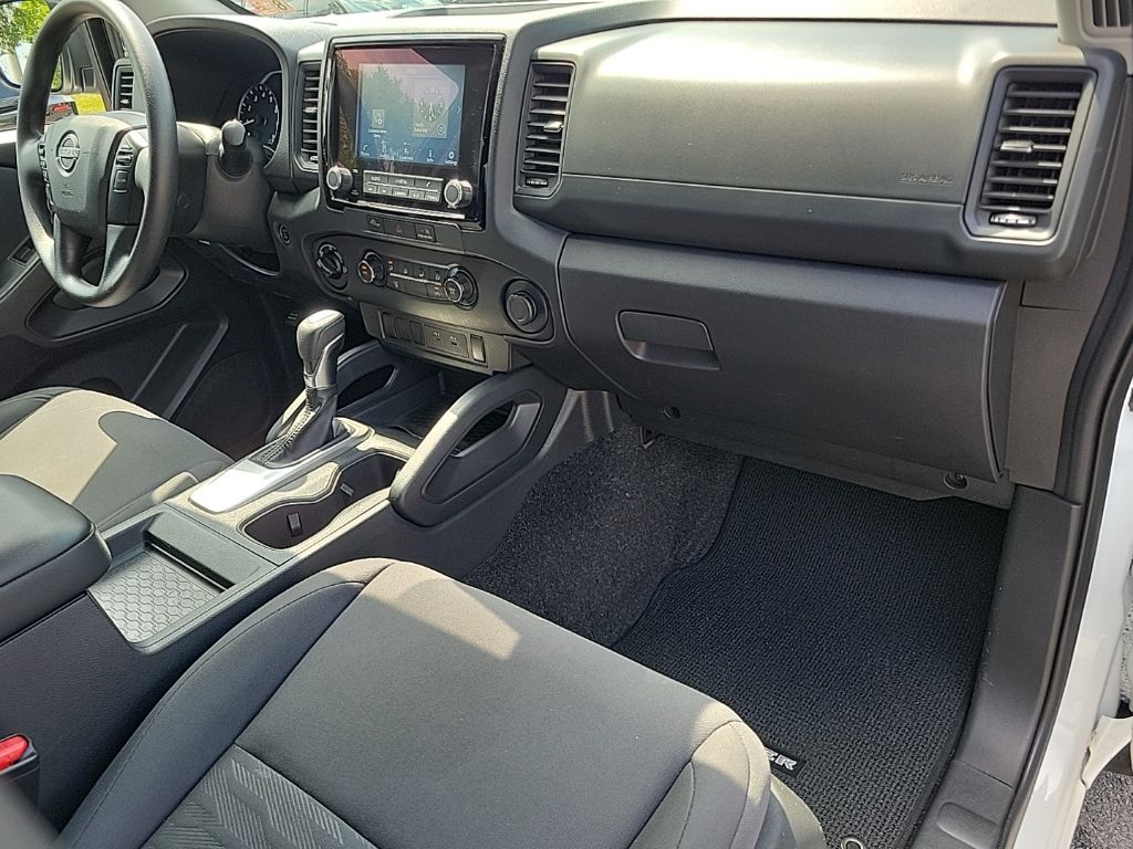 Thumbnail: 2023 Nissan Frontier - 12