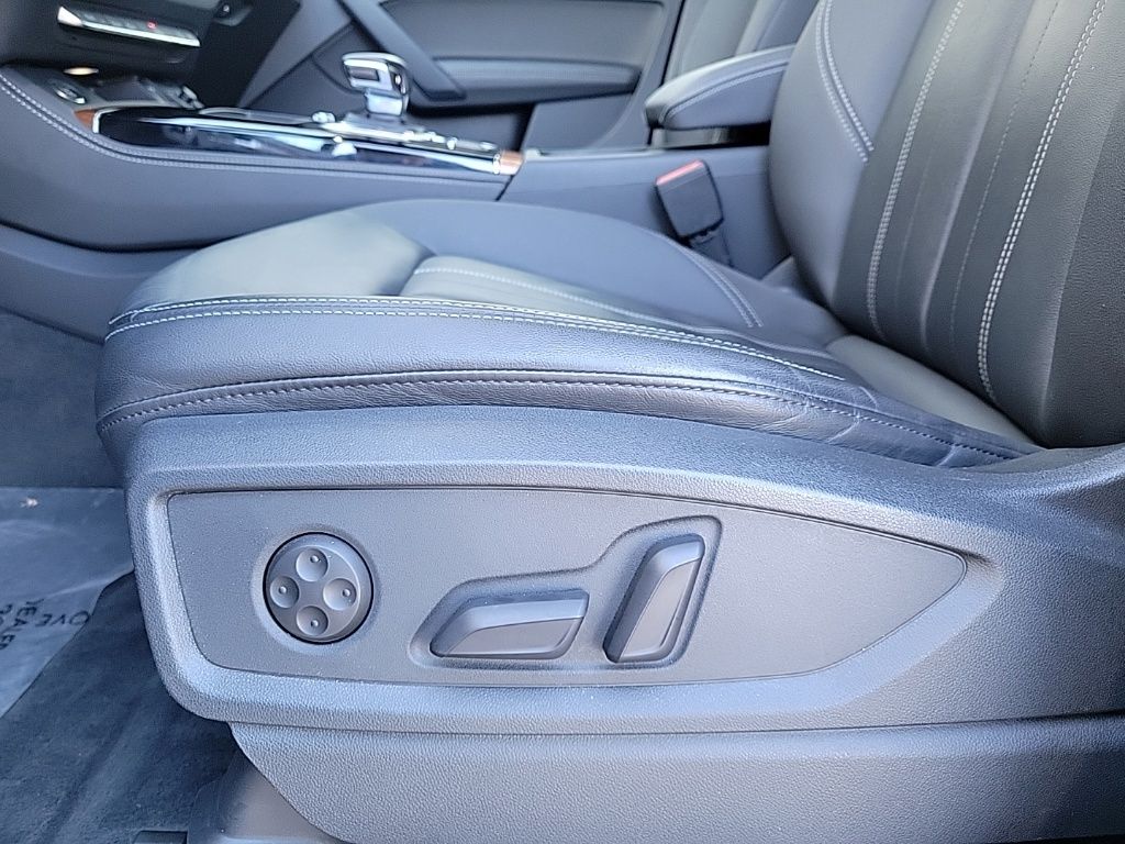 Thumbnail: 2021 Audi Q5 - 12