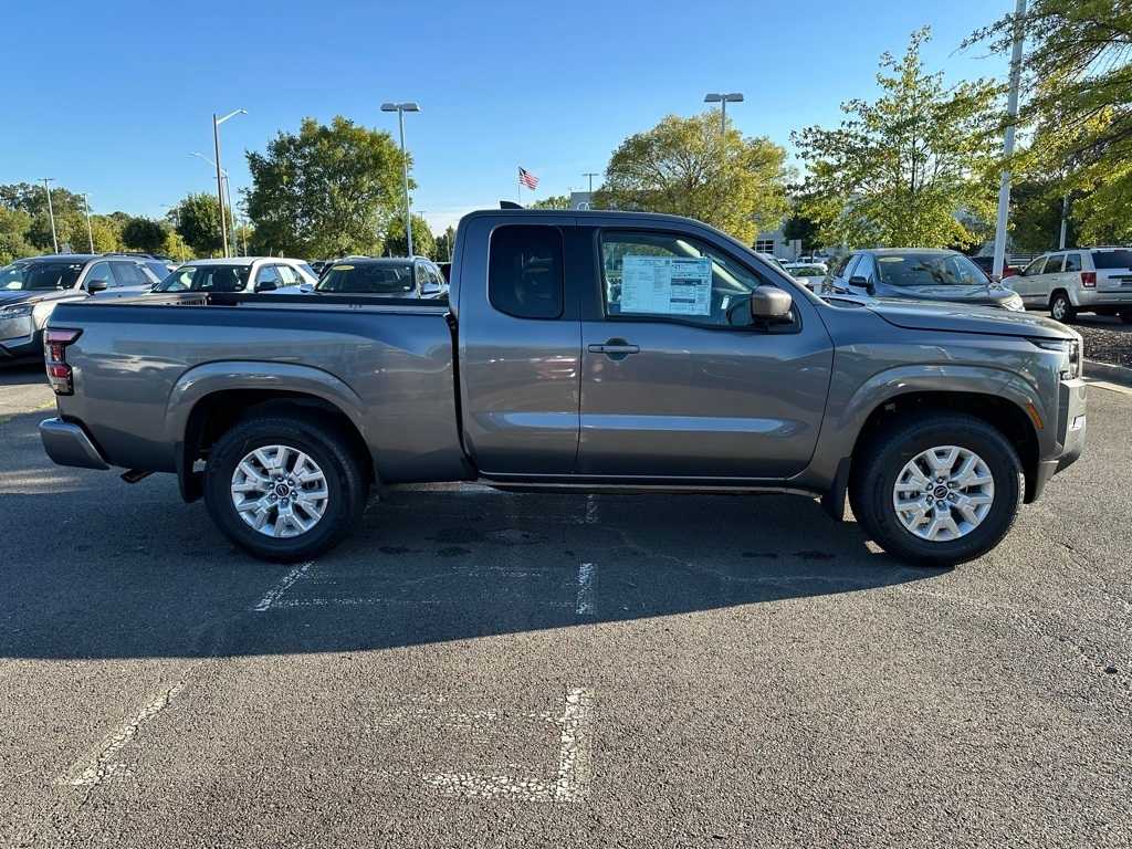 2024 Nissan Frontier SV 8