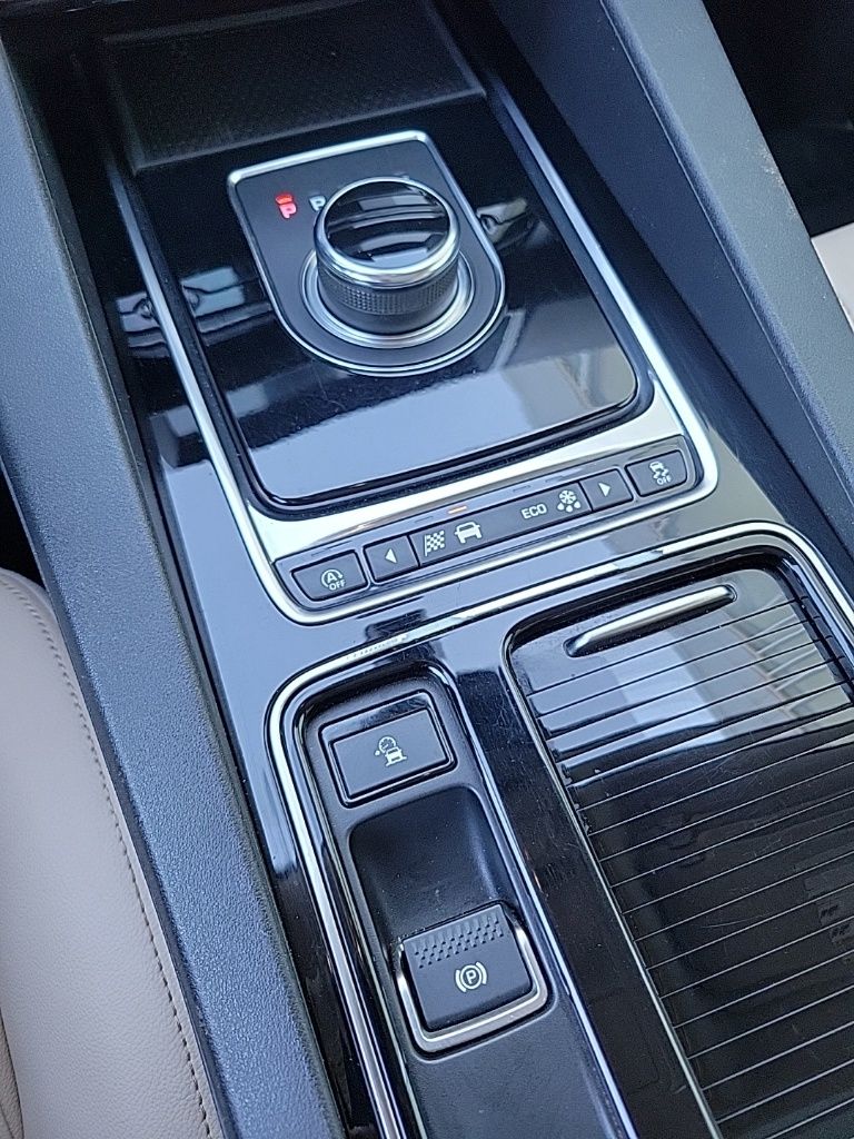 Thumbnail: 2019 Jaguar F-Pace - 23