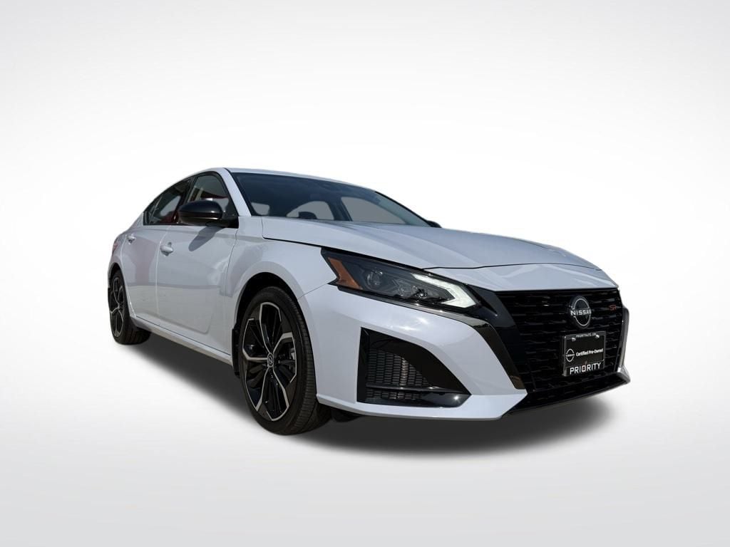 2023 Nissan Altima SR 7