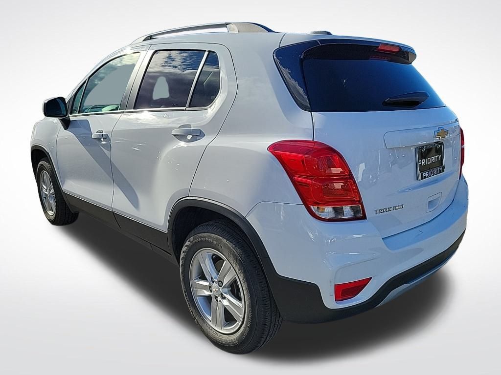 Thumbnail: 2021 Chevrolet Trax - 3