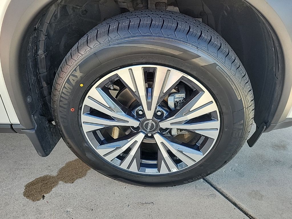 Thumbnail: 2022 Nissan Rogue - 10