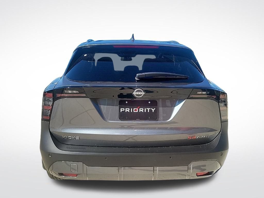 Thumbnail: 2025 Nissan Kicks - 4