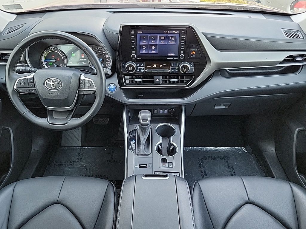 Thumbnail: 2022 Toyota Highlander - 21