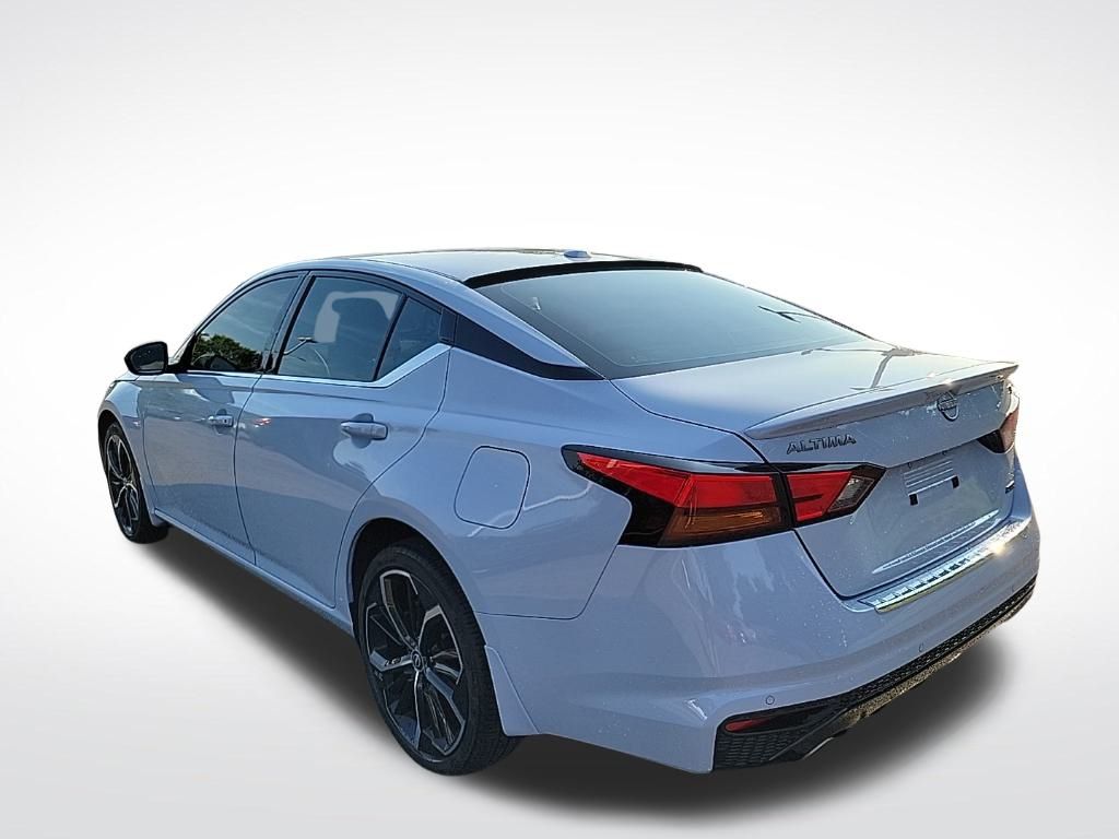 Thumbnail: 2023 Nissan Altima - 3