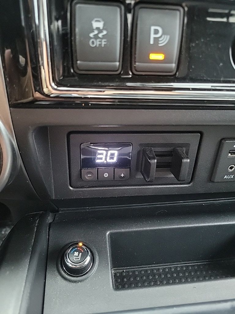 2018 Nissan Titan Platinum Reserve 30