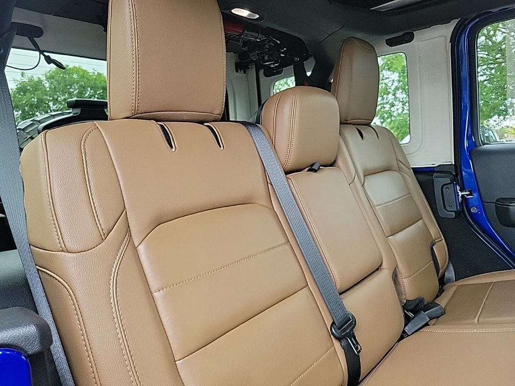 Thumbnail: 2020 Jeep Wrangler - 14