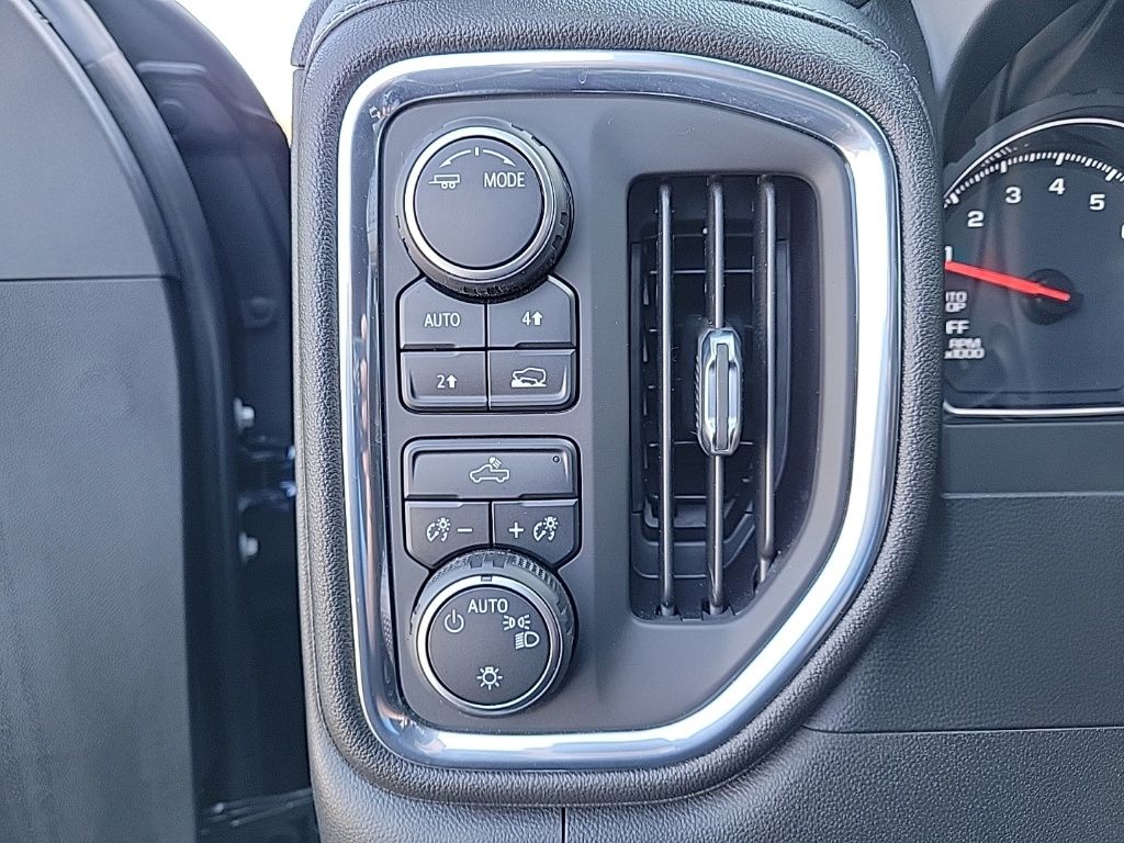 Thumbnail: 2021 Chevrolet Silverado 1500 - 26