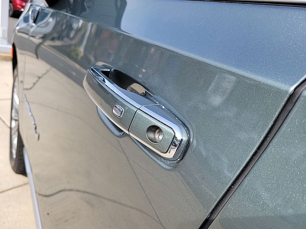 Thumbnail: 2023 GMC Yukon XL - 11