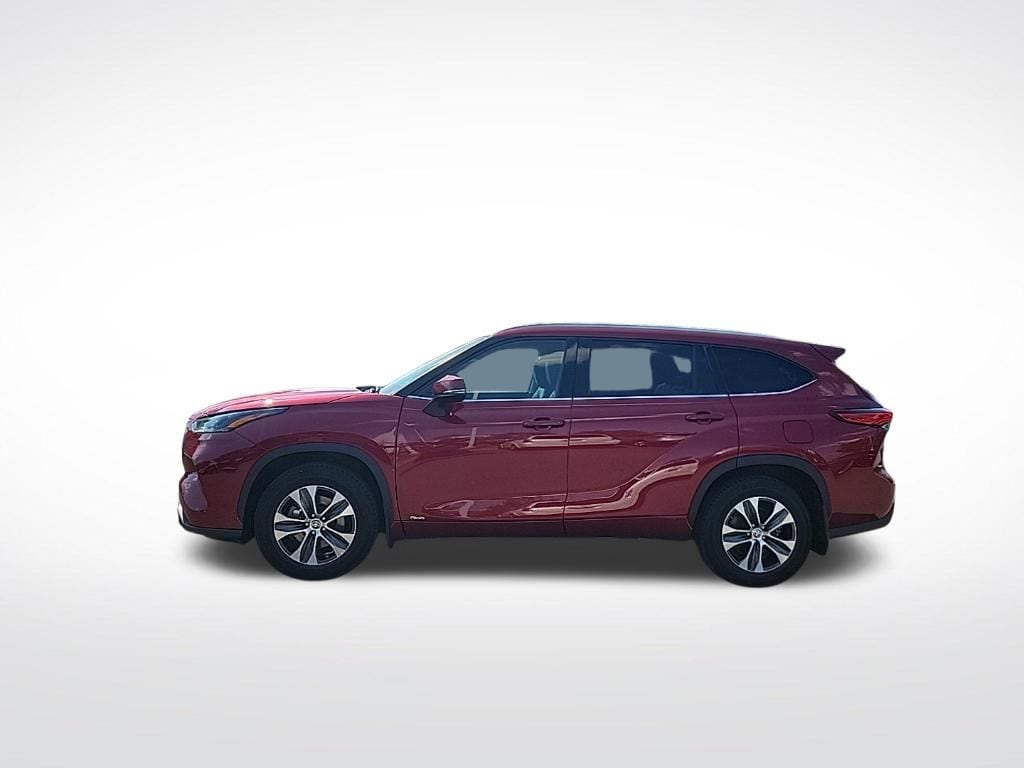 Thumbnail: 2022 Toyota Highlander - 2