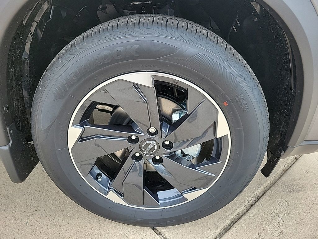 Thumbnail: 2026 Nissan Rogue - 9