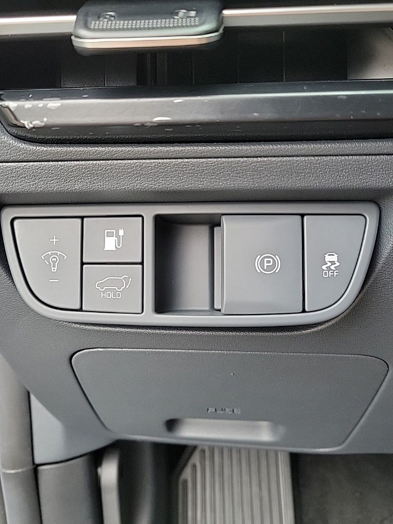 Thumbnail: 2022 Kia EV6 - 38