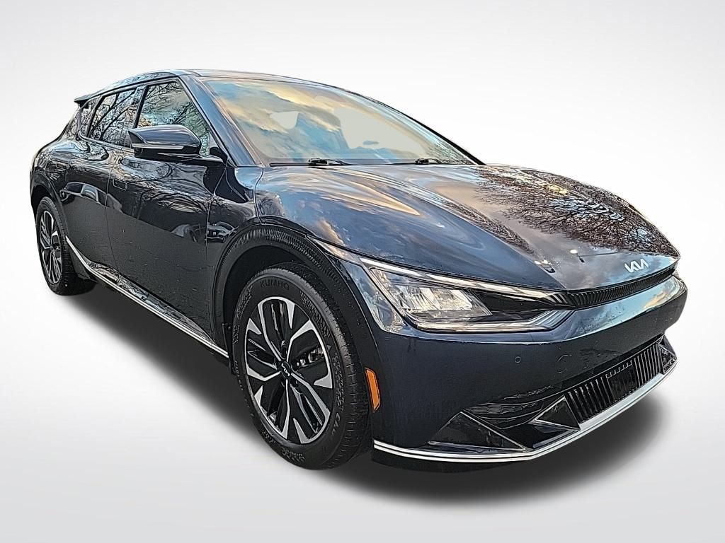 Thumbnail: 2022 Kia EV6 - 14