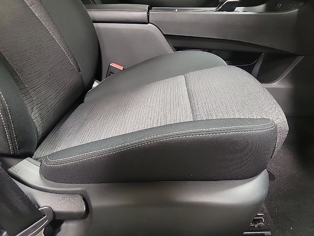 2023 Nissan Rogue SV 11