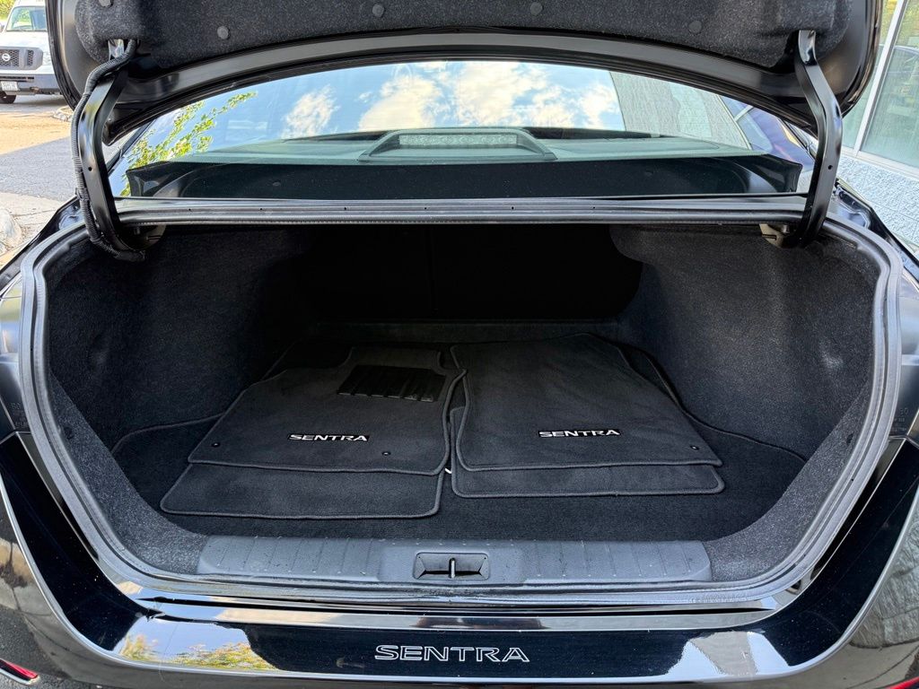 Thumbnail: 2022 Nissan Sentra - 15