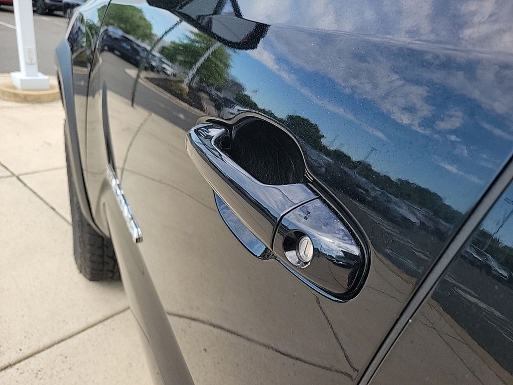 Thumbnail: 2021 Toyota Tacoma - 8