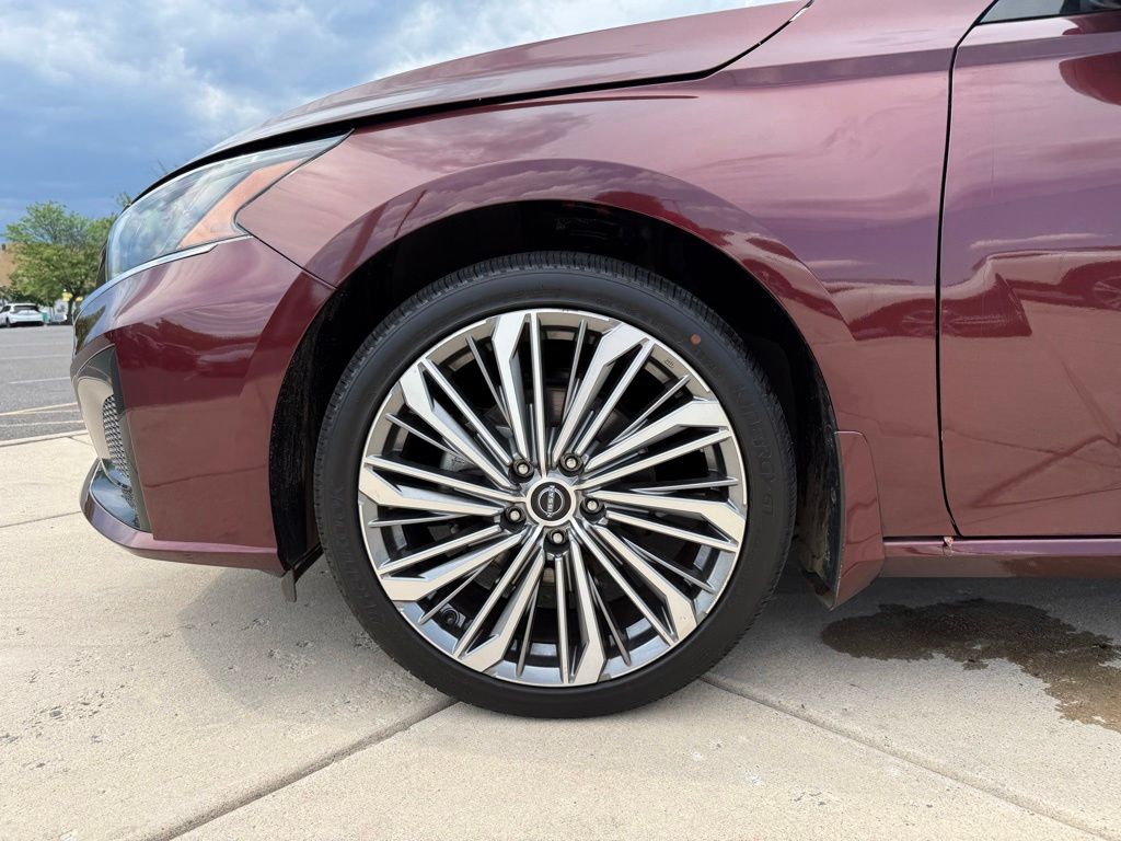 Thumbnail: 2024 Nissan Altima - 10