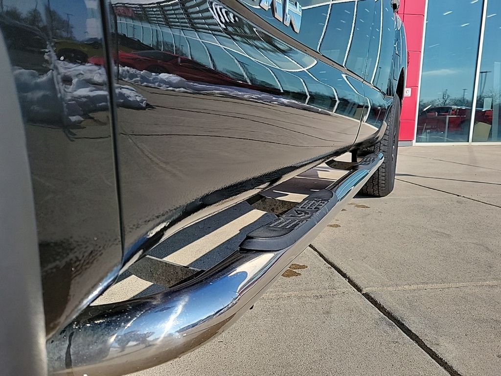 Thumbnail: 2021 Nissan Titan - 11