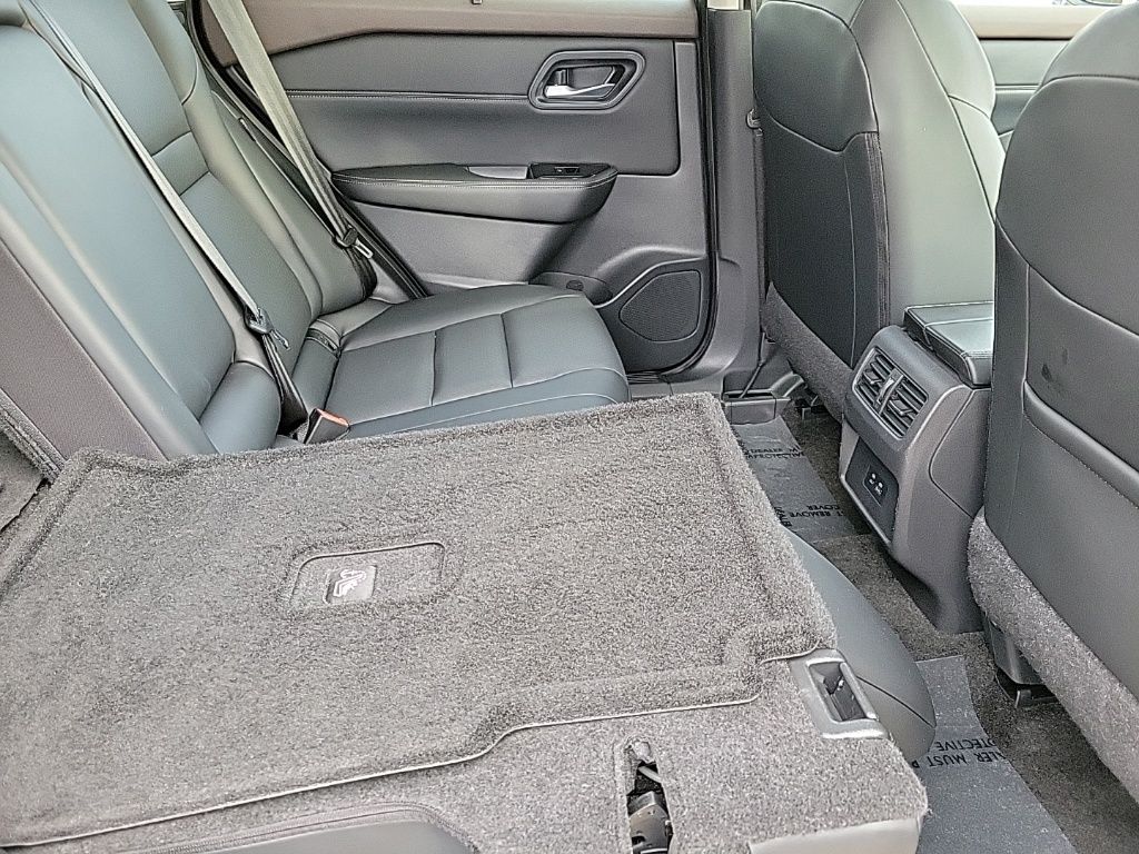 Thumbnail: 2023 Nissan Rogue - 14