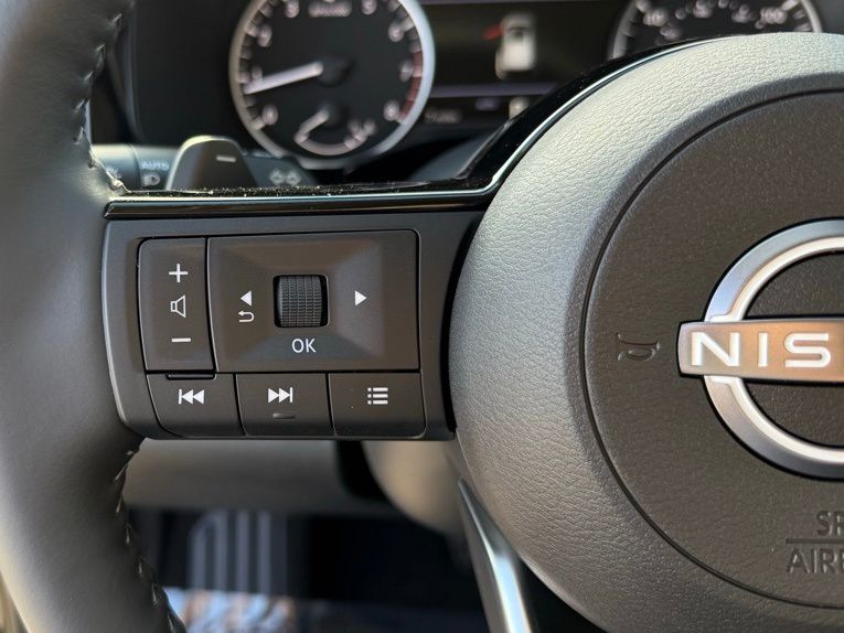 Thumbnail: 2025 Nissan Pathfinder - 18