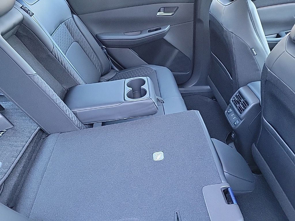 Thumbnail: 2026 Nissan Leaf - 21