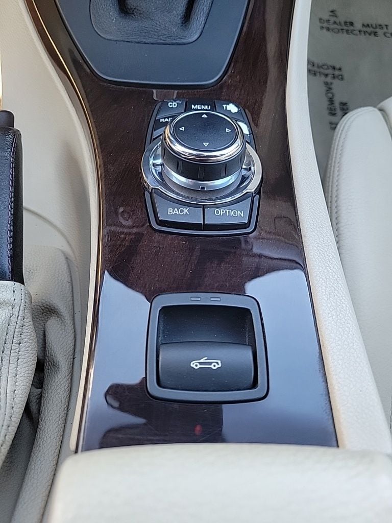 Thumbnail: 2011 BMW 3 Series - 31