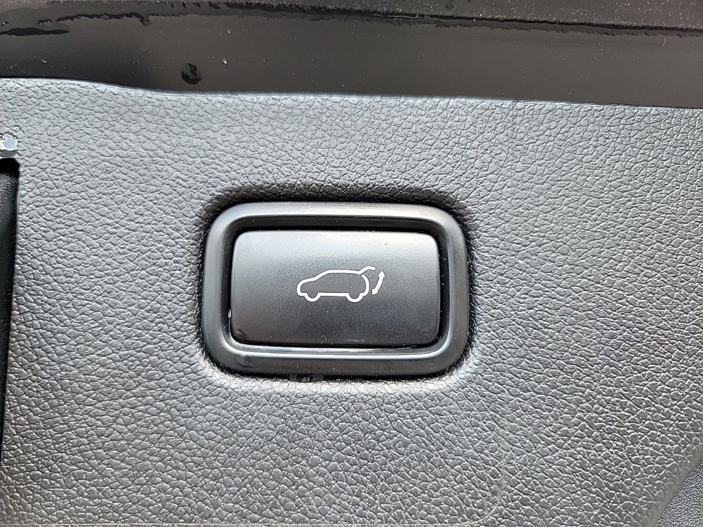 Thumbnail: 2019 Kia Sorento - 18