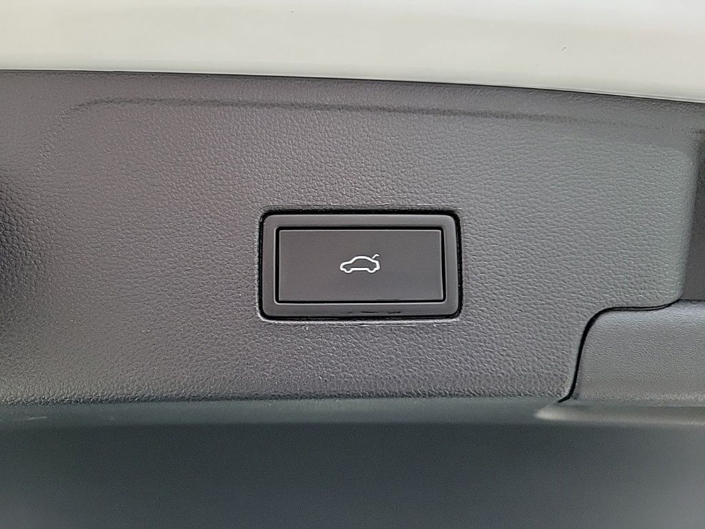 Thumbnail: 2024 Volkswagen Atlas - 17