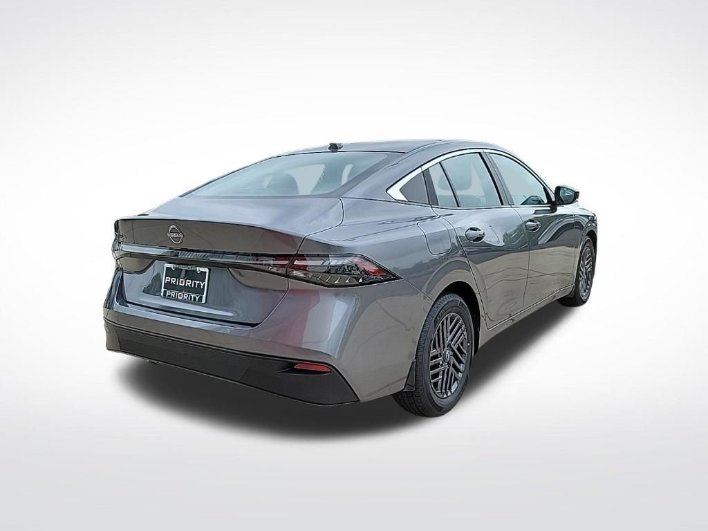 Thumbnail: 2026 Nissan Sentra - 4