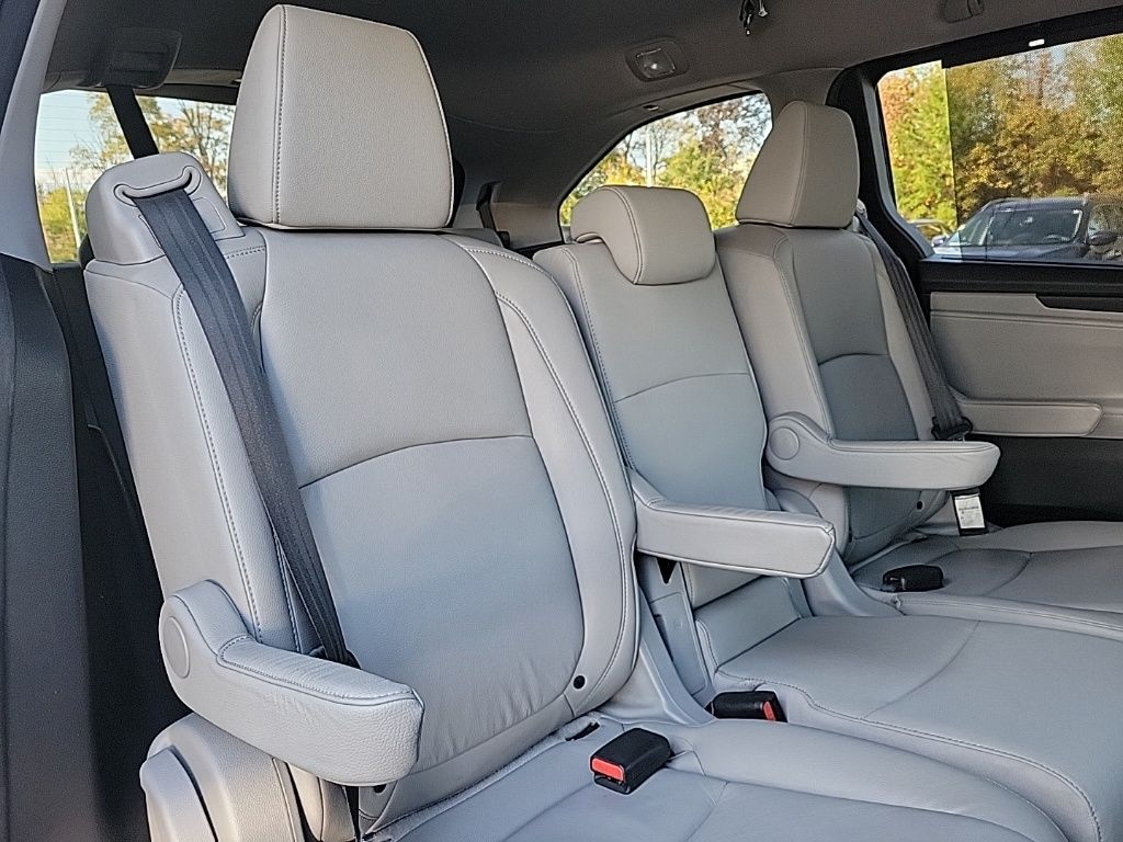 Thumbnail: 2019 Honda Odyssey - 14
