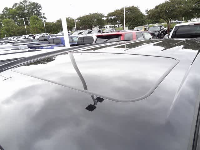 Thumbnail: 2023 Toyota Highlander - 19