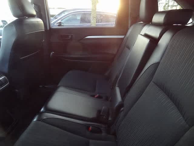 Thumbnail: 2019 Toyota Highlander - 10