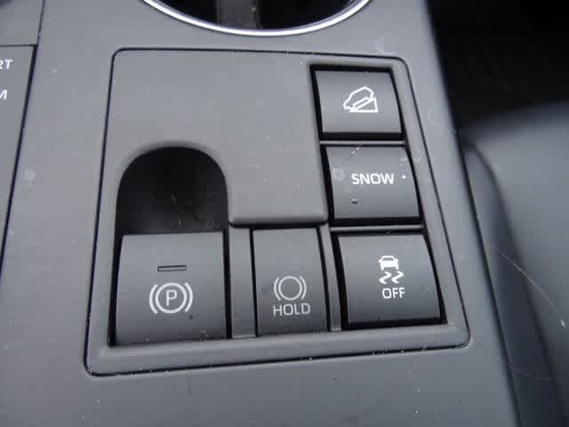 Thumbnail: 2023 Toyota Highlander - 14