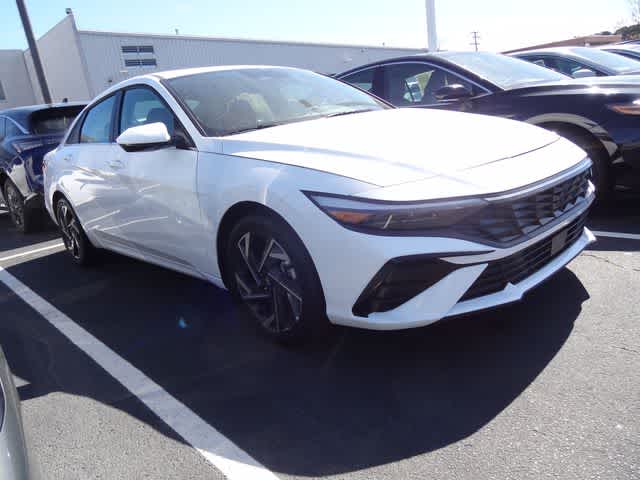 Thumbnail: 2025 Hyundai Elantra - 3