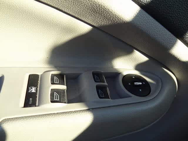 Thumbnail: 2013 Ford Escape - 9