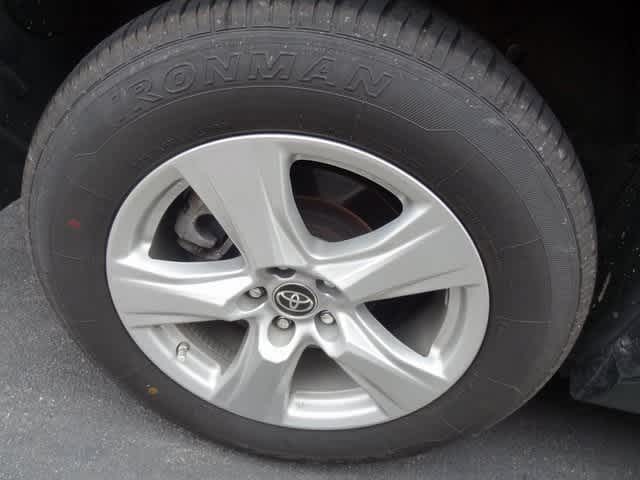 Thumbnail: 2023 Toyota Highlander - 13