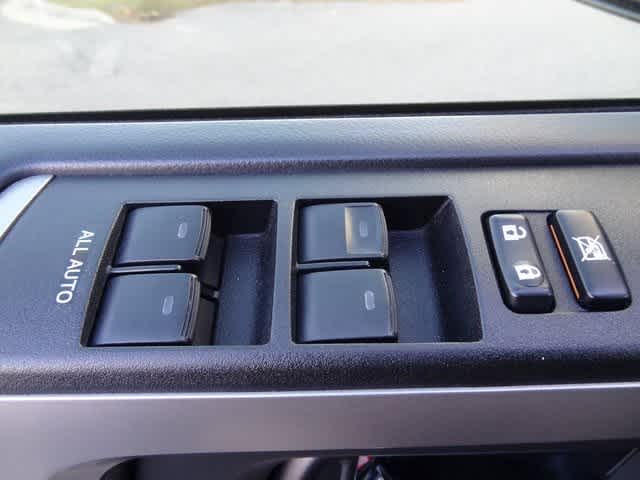 Thumbnail: 2019 Toyota 4Runner - 15